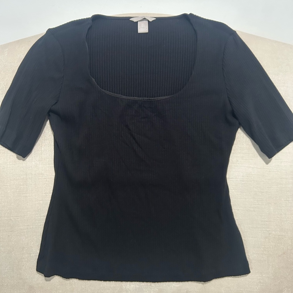 H & M black shirt size large